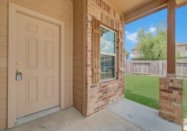 Photo 3 of Sale Pending at 17439 Hayley Springs Ct, Humble, TX 77396 | MLS# 28521558 | Listing updated on 2026-09-01