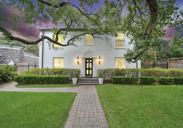 2nd image of 2149 Stanmore Dr, Houston, TX 77019 | MLS# 98218599