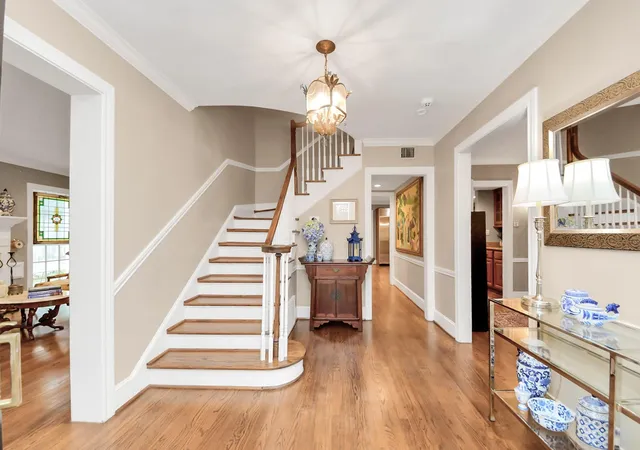 Photo 3 of Sale Pending at 2149 Stanmore Dr, Houston, TX 77019 | MLS# 98218599 | Listing updated on 2026-09-12