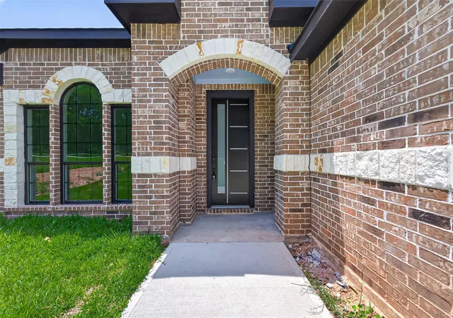 4th image of 12431 Green Ridge Dr, Willis, TX 77318 | MLS# 49573159