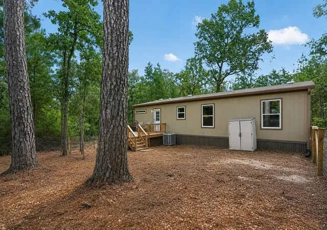 25th image of 10 Oakwood Dr, Huntsville, TX 77320 | MLS# 57031668