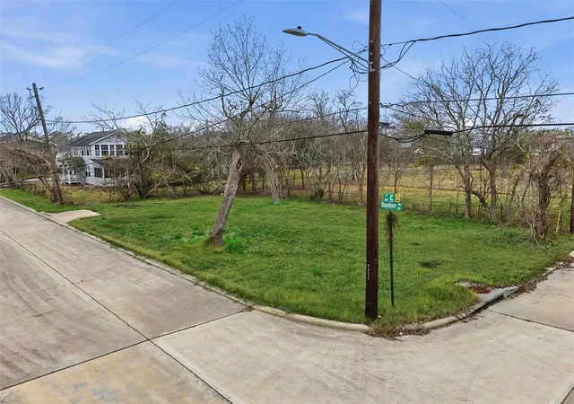 Photo 3 of Land for sale at 110 W East St, La Porte, TX 77571 | MLS# 26741911 | Listing updated on 2026-09-10