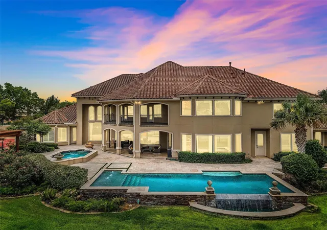 4th image of 12 Retreat Boulevard, Richmond, TX 77469 | MLS# 38655850