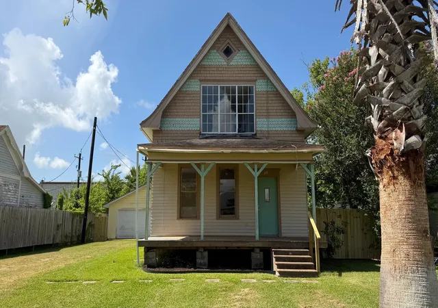 1st image of 211 Morton Ave, Palacios, TX 77465 | MLS# 41703134