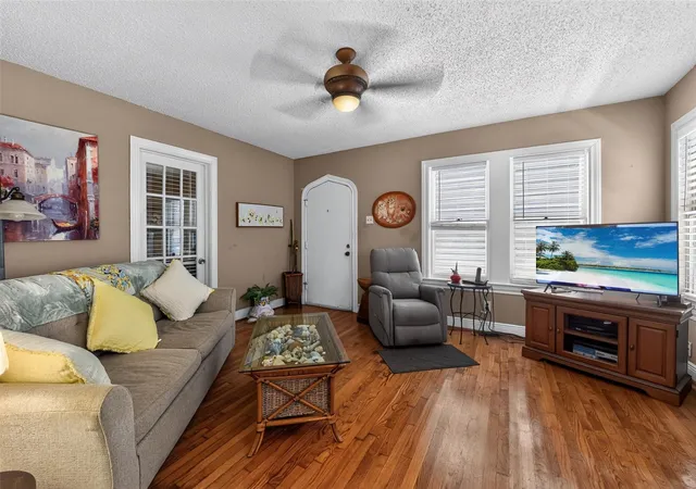 Photo 3 of Sale Pending at 4830 Houston Dr, Galveston, TX 77551 | MLS# 23395362 | Listing updated on 2026-09-16