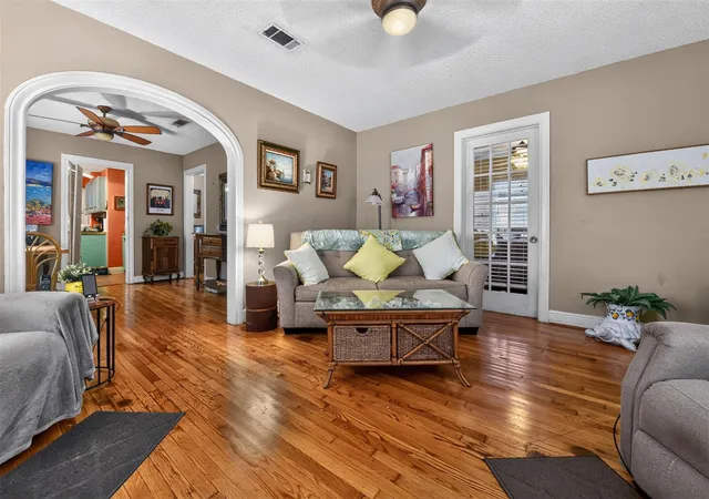 Photo 4 of Sale Pending at 4830 Houston Dr, Galveston, TX 77551 | MLS# 23395362 | Listing updated on 2026-09-16