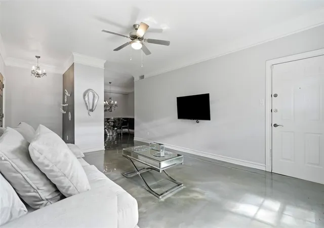 5th image of 2700 Revere St #121, Houston, TX 77098 | MLS# 75151101