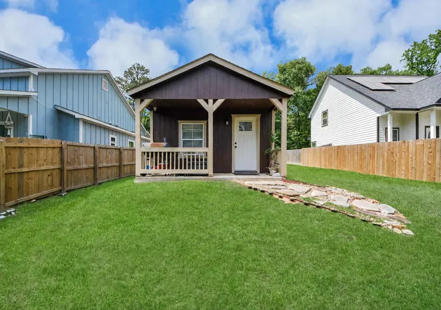 Photo 2 of Single family home for sale at 14961 Lamar Rd, Willis, TX 77378 | MLS# 2039195 | Listing updated on 2026-09-14