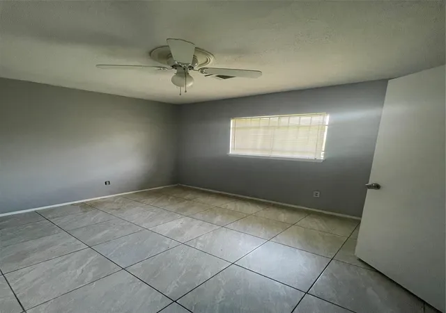 5th image of 4938 Drakestone Blvd, Houston, TX 77053 | MLS# 59436867