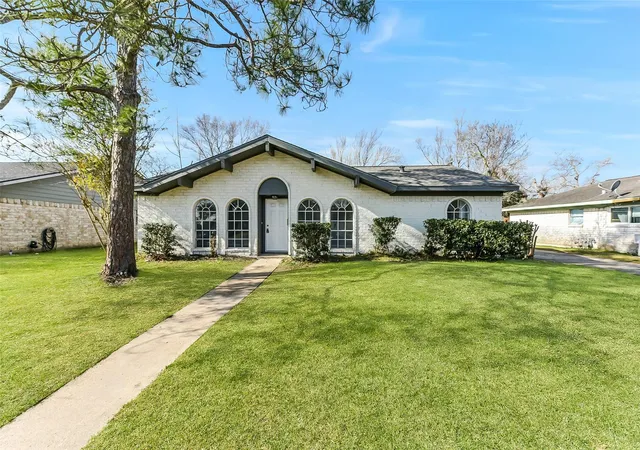 Photo 1 of Single family home for sale at 11022 Sageberry Dr, Houston, TX 77089 | MLS# 6572704 | Listing updated on 2026-09-14