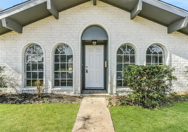 Photo 3 of Single family home for sale at 11022 Sageberry Dr, Houston, TX 77089 | MLS# 6572704 | Listing updated on 2026-09-14