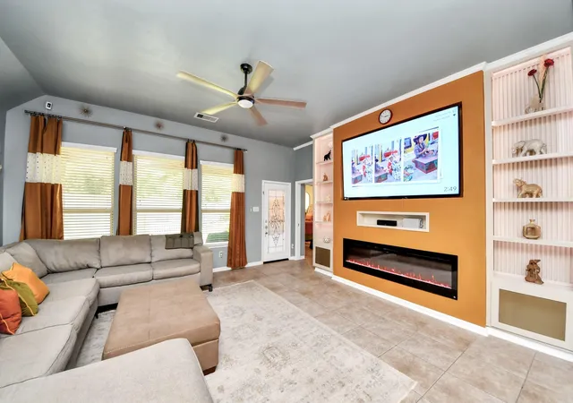 Photo 3 of Single family home for sale at 27138 Cottage Strm Ln, Fulshear, TX 77441 | MLS# 80759180 | Listing updated on 2026-09-19