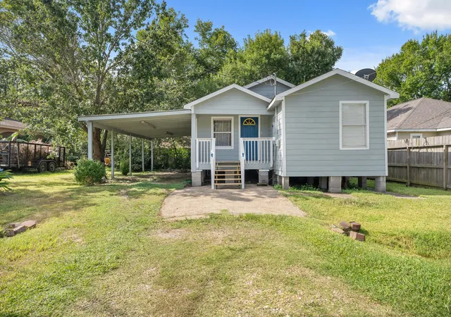 1st image of 4514 E 24th E St, Dickinson, TX 77539 | MLS# 59197201