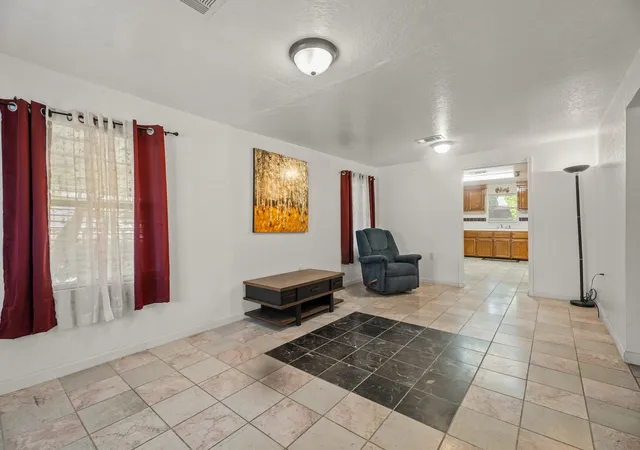 2nd image of 4514 E 24th E St, Dickinson, TX 77539 | MLS# 59197201