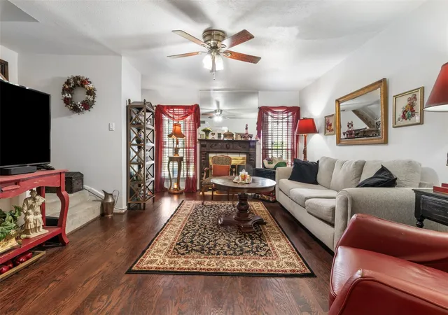 image of 5807 Beverlyhill St #8, Houston, TX 77057 | MLS# 18180094