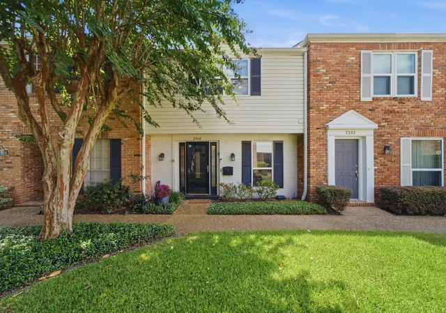 2nd image of 2504 Tarrytown Mall #67, Houston, TX 77057 | MLS# 90716050