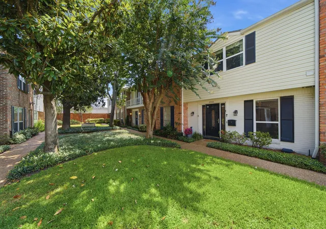 4th image of 2504 Tarrytown Mall #67, Houston, TX 77057 | MLS# 90716050