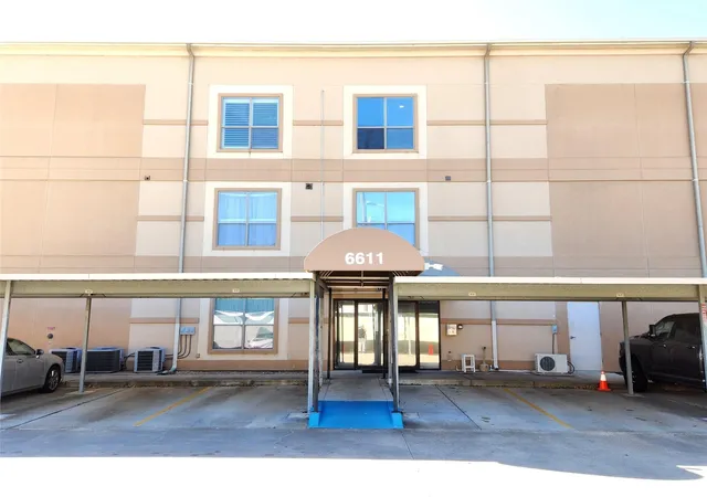 3rd image of 6611 W Sam Houston Pkwy S, Houston, TX 77072