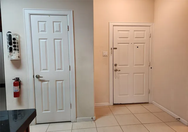 4th image of 6611 W Sam Houston Pkwy S, Houston, TX 77072