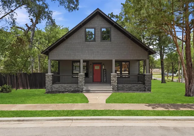 1st image of 915 North Roberson St, Conroe, TX 77301 | MLS# 24620309