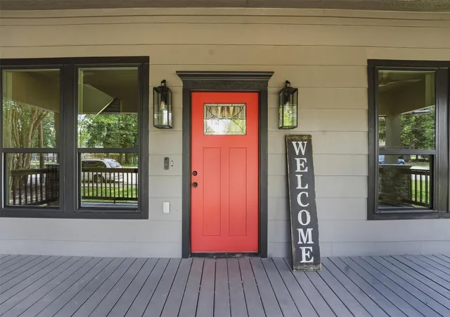 5th image of 915 North Roberson St, Conroe, TX 77301 | MLS# 24620309