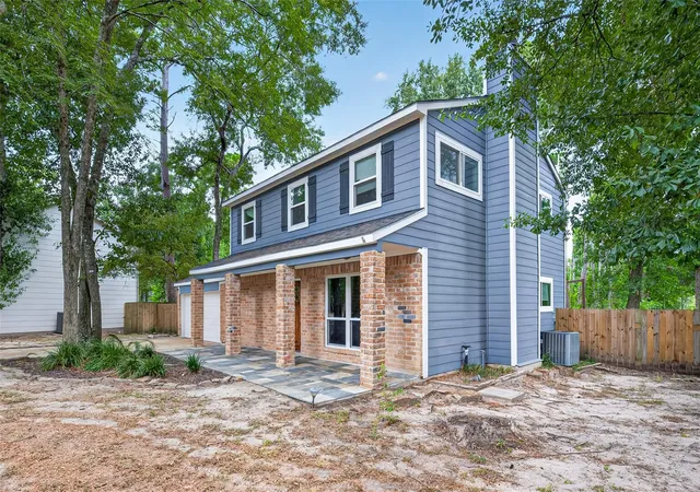 Photo 3 of Single family home for sale at 2716 Echo St, Spring, TX 77380 | MLS# 10960335 | Listing updated on 2026-09-04
