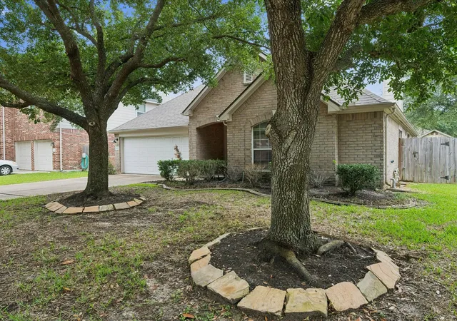 Photo 3 of Sale Pending at 11123 Cactus Point Ct, Houston, TX 77095 | MLS# 97491151 | Listing updated on 2026-09-14