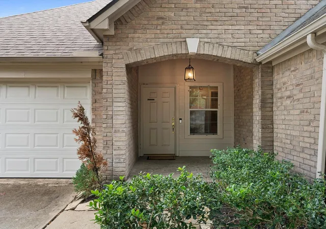 Photo 3 of Sale Pending at 11123 Cactus Point Ct, Houston, TX 77095 | MLS# 97491151 | Listing updated on 2026-09-14