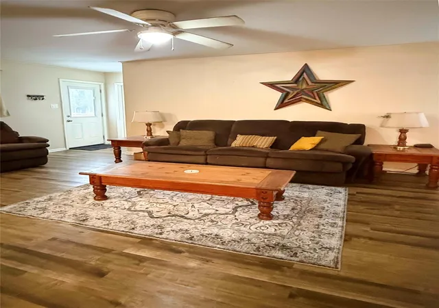 Photo 3 of Single family home for sale at 101 Mc Dow St, Victoria, TX 77901 | MLS# 3627386 | Listing updated on 2026-08-16