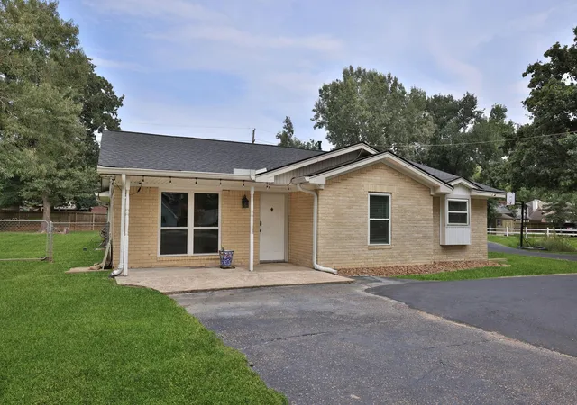 Photo 4 of Single family home for sale at 30210 E Geneva Dr, Spring, TX 77386 | MLS# 51294176 | Listing updated on 2026-08-30