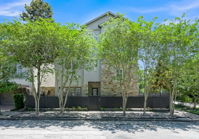 1st image of 2101 Elmen St, Houston, TX 77019 | MLS# 18314145
