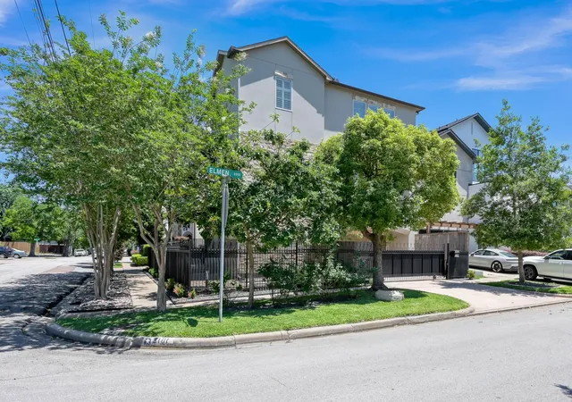 2nd image of 2101 Elmen St, Houston, TX 77019 | MLS# 18314145