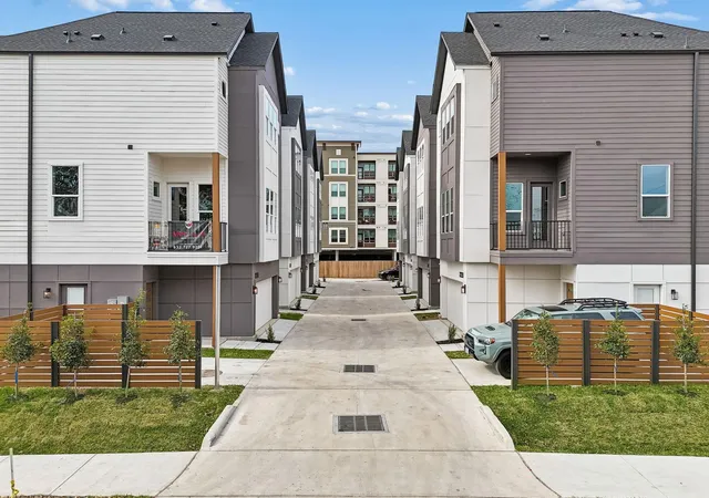 2nd image of 2221 Marnel Rd #C, Houston, TX 77055 | MLS# 46899889