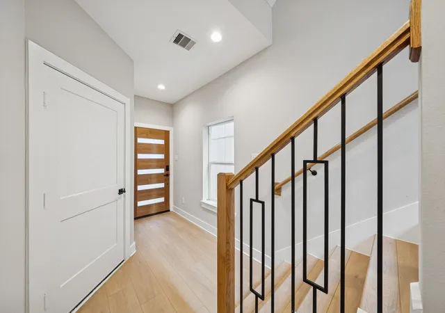5th image of 2221 Marnel Rd #C, Houston, TX 77055 | MLS# 46899889