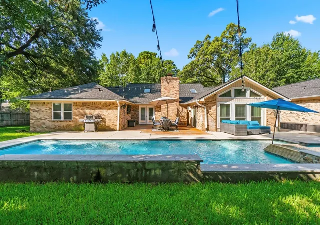 2nd image of 116 Springs Edge Dr, Montgomery, TX 77356 | MLS# 93625873
