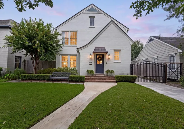 1st image of 1749 Banks St, Houston, TX 77098 | MLS# 67208013