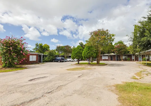 2nd image of 1101 Demolay St, La Marque, TX 77568 | MLS# 21261554