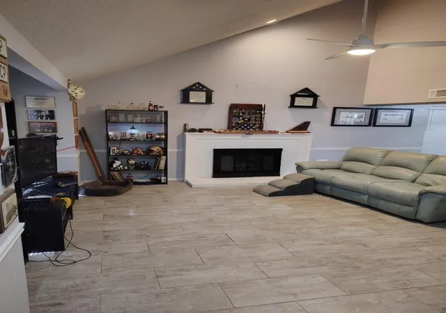 Photo 4 of Single family home for sale at 14244 Oak Chase Dr, Houston, TX 77062 | MLS# 9446058 | Listing updated on 2026-08-15