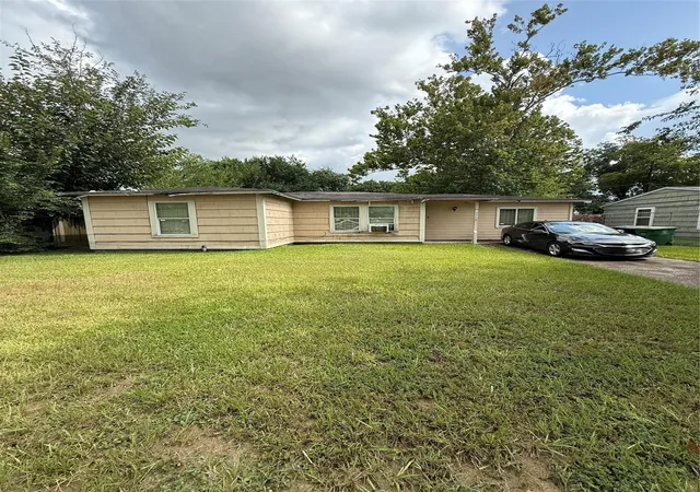 1st image of 5210 Westover St, Houston, TX 77033 | MLS# 89690021