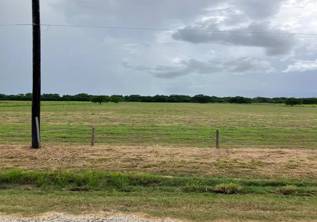 Photo 3 of Sale Pending at 728 County Rd 164, Boling, TX 77420 | MLS# 78339224 | Listing updated on 2026-09-19