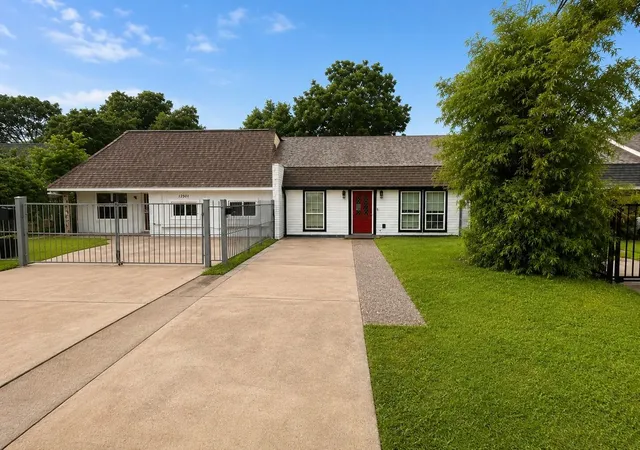 2nd image of 12503 W Hardy Rd, Houston, TX 77037 | MLS# 73890473