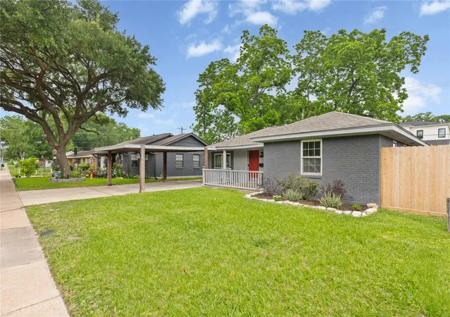 2nd image of 4414 W 43rd St, Houston, TX 77092 | MLS# 9753607