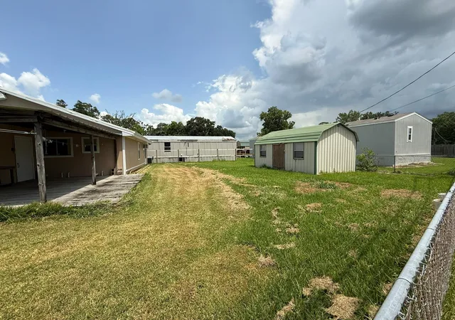Photo 7 of Sale Pending at 109 Maple St, Highlands, TX 77562 | MLS# 88150241 | Listing updated on 2026-10-05