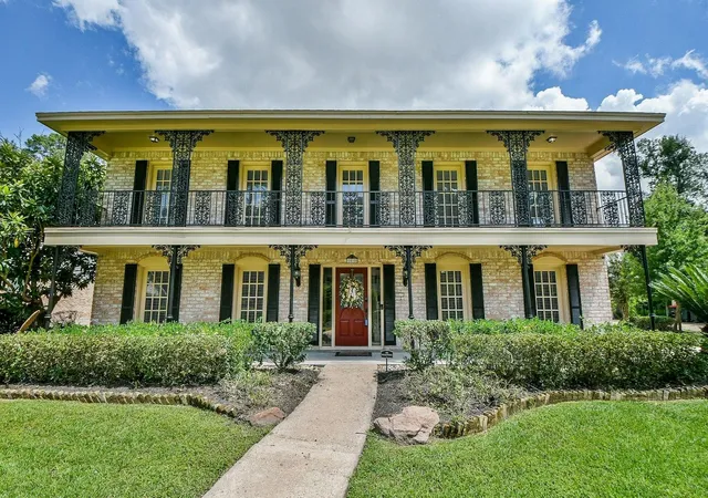 Photo 1 of Sale Pending at 1015 Kanah Ln, Houston, TX 77090 | MLS# 9606378 | Listing updated on 2026-09-18