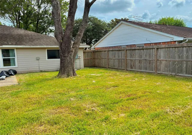 33rd image of 9815 Rocky Hollow Rd, La Porte, TX 77571 | MLS# 48997533