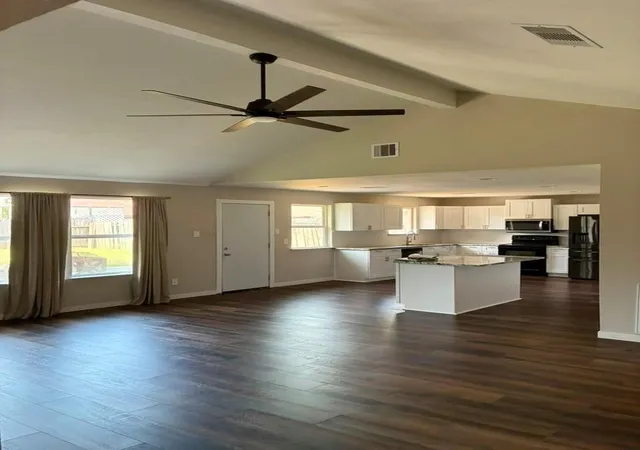 Photo 4 of Single family home for sale at 9815 Rocky Holw Rd, La Porte, TX 77571 | MLS# 48997533 | Listing updated on 2026-08-17