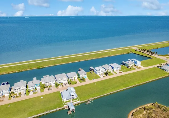 Photo 4 of Land for sale at 1213 Highborne Cay Ct, Texas City, TX 77590 | MLS# 74271299 | Listing updated on 2026-08-13