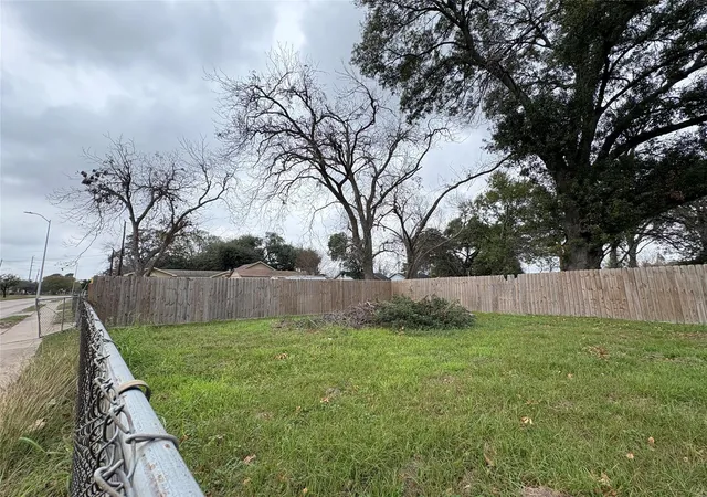 1st image of Tbd Hanfro Ln, Houston, TX 77088 | MLS# 59918214