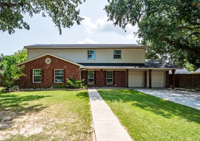 2nd image of 5007 Inverness Dr, Baytown, TX 77521 | MLS# 39604838