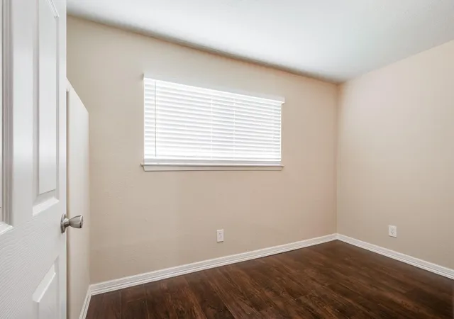 36th image of 5007 Inverness Dr, Baytown, TX 77521 | MLS# 39604838